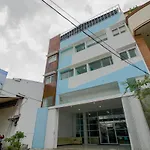 RedDoorz Plus @ Catania Soma Rajawali